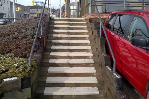 ComposiGrip-installed-in-wooden-Stairs