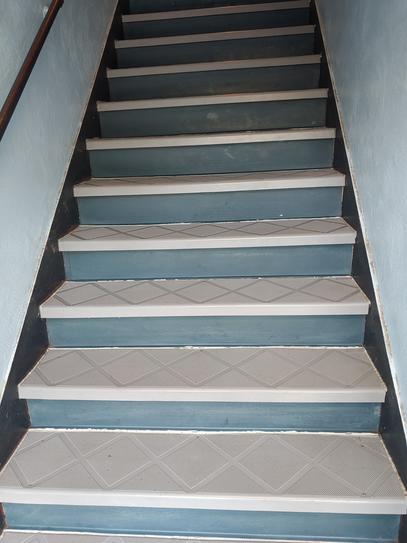 Restaurant anti slip stair tread covers