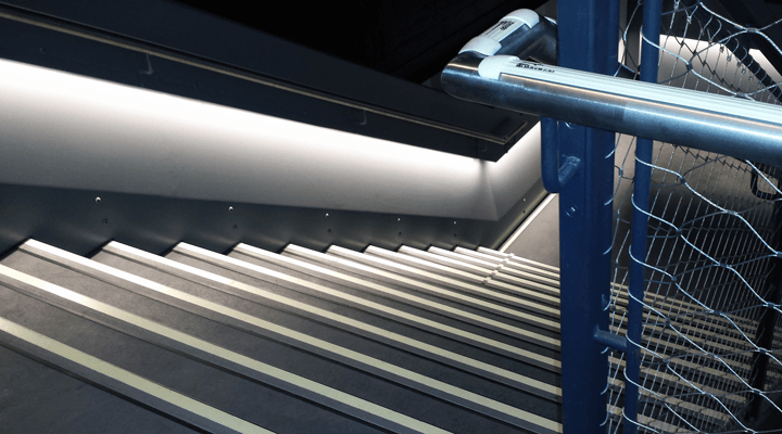 Handrail stair nosing